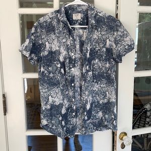 Acid wash style short sleeve button down